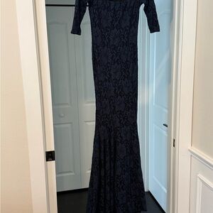 Elegant Black Lace Evening Gown